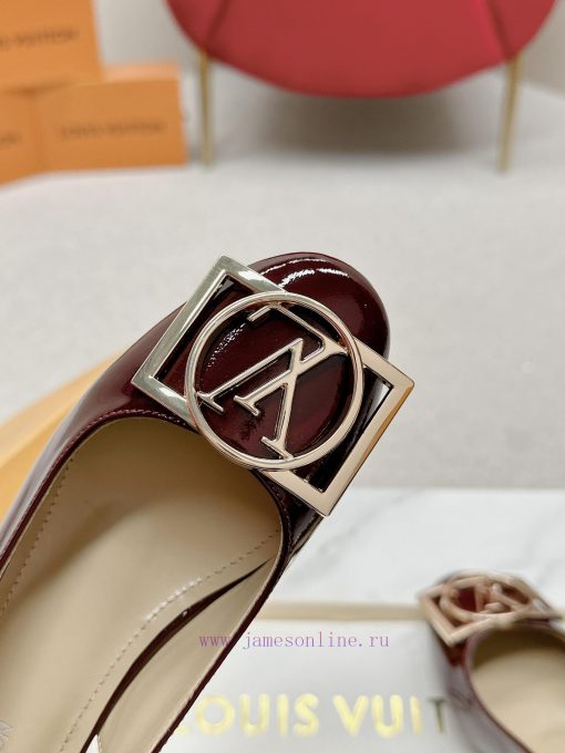 ️ Lv Single Shoe: This Urban Twist women's shoe provides a fashionable upgrade to the classik8mzvlb0 - Image 5