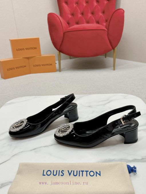️ Lv Single Shoe: This Urban Twist women's shoe provides a fashionable upgrade to the classicmkriw33 - Image 4