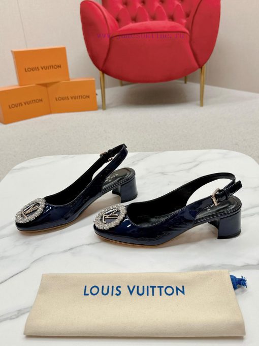 ️ Lv Single Shoe: This Urban Twist women's shoe provides a fashionable upgrade to the classife38itt4 - Image 4