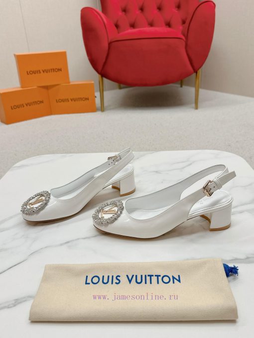 ️ Lv Single Shoe: This Urban Twist women's shoe provides a fashionable upgrade to the classib2u5ixe6 - Image 4