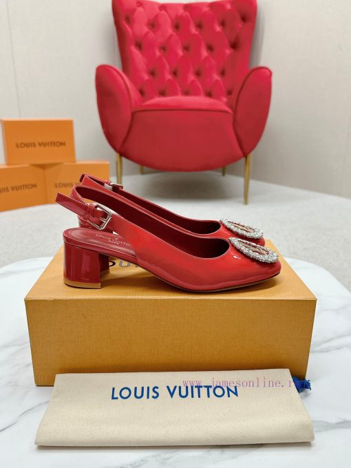 ️ Lv Single Shoe: This Urban Twist women's shoe provides a fashionable upgrade to the classincoq0gq7 - Image 3