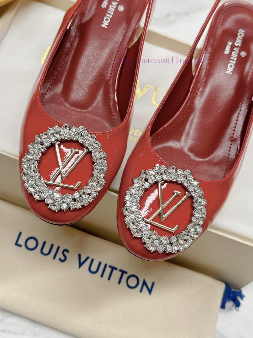 ️ Lv Single Shoe: This Urban Twist women's shoe provides a fashionable upgrade to the classincoq0gq7 - Image 8