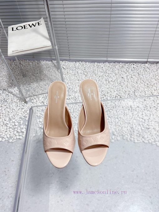 LV Louis Vuitton high-heeled slippersCute and very age reducing, not afraid of showing shortync1rop1