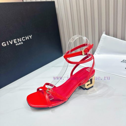 2024 SSS launches GIVENCHY spring/summer collection - the brand's iconic retro elegance cont2yzuiqbw - Image 6