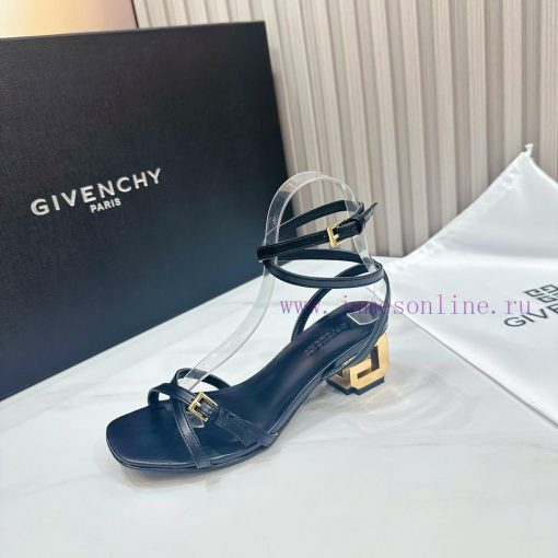 2024 SSS launches GIVENCHY spring/summer collection - the brand's iconic retro elegance cont8wp7ygks - Image 6