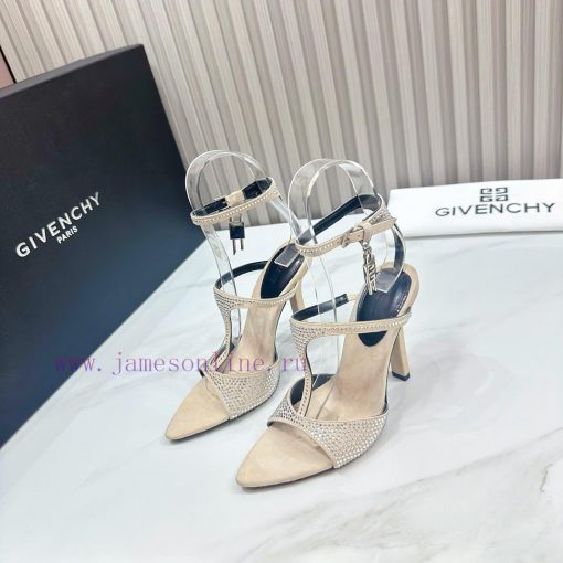 2024 SSS launches GIVENCHY spring/summer collection - the brand's iconic retro elegance conth0yzppe6 - Image 3