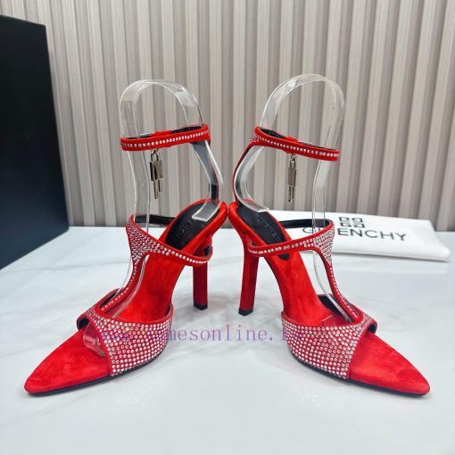 2024 SSS launches GIVENCHY spring/summer collection - the brand's iconic retro elegance contx2mr9j32 - Image 5