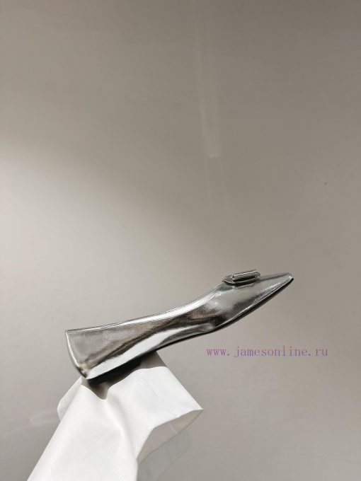 Ferragamo 24 Early Spring Collection New ProductsThe smooth lines of the shoe make it incred8gjbyicg - Image 10