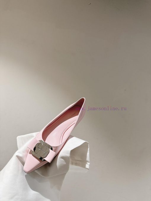 Ferragamo 24 Early Spring Collection New ProductsThe smooth lines of the shoe make it incred4n1qq00p - Image 9