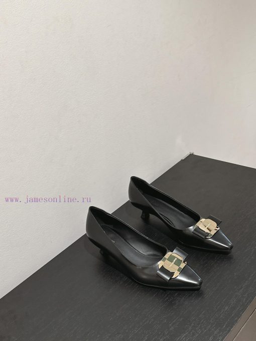Ferragamo 24 Early Spring Collection New ProductsThe smooth lines of the shoe make it incredvgr3kw6c - Image 8