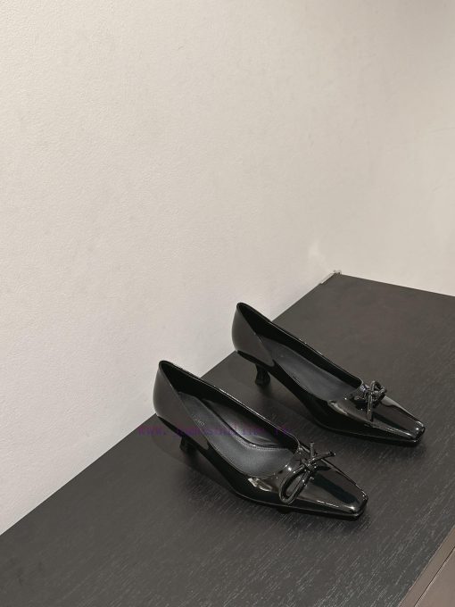 Ferragamo 24 Early Spring Collection New ProductsThe smooth lines of the shoe make it incredephi3z7q - Image 8