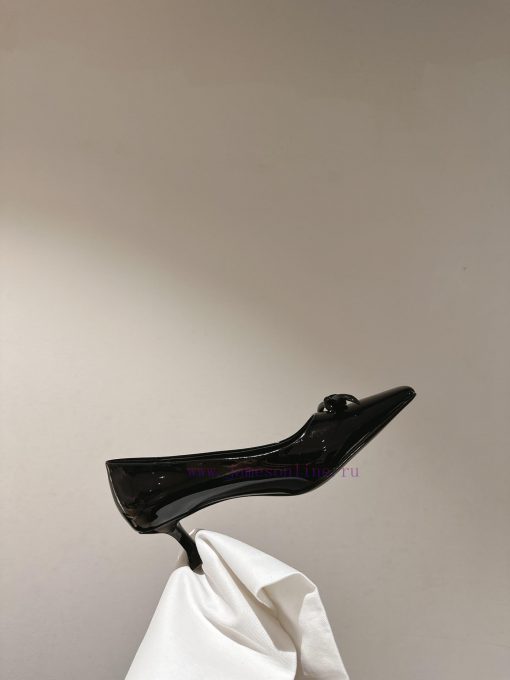Ferragamo 24 Early Spring Collection New ProductsThe smooth lines of the shoe make it incredephi3z7q - Image 10