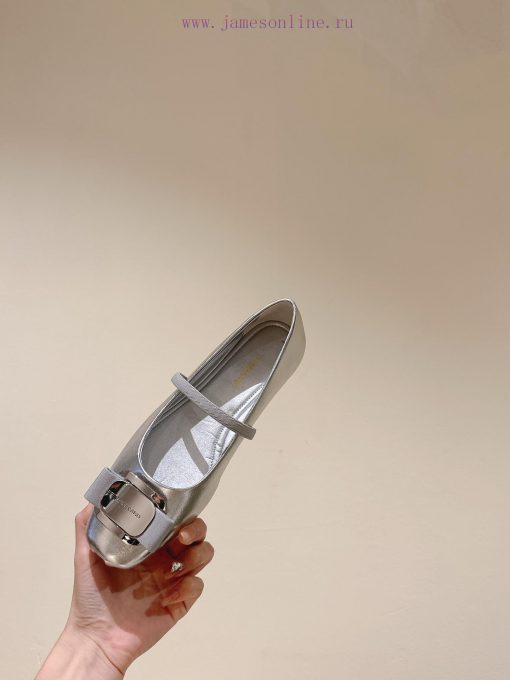 | ²⁰²4 𝐬𝐬  🤍🤎 Ferragamo's early spring series new product features a square bow design, wimdlx10r5 - Image 10