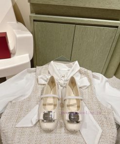 | ²⁰²4 𝐬𝐬  🤍🤎 Ferragamo's early spring series new product features a square bow design, wiuao305z7