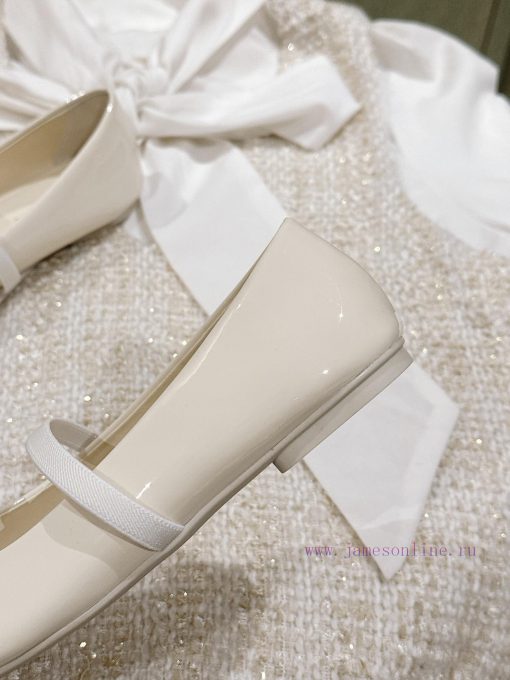 | ²⁰²4 𝐬𝐬  🤍🤎 Ferragamo's early spring series new product features a square bow design, wiuao305z7 - Image 6