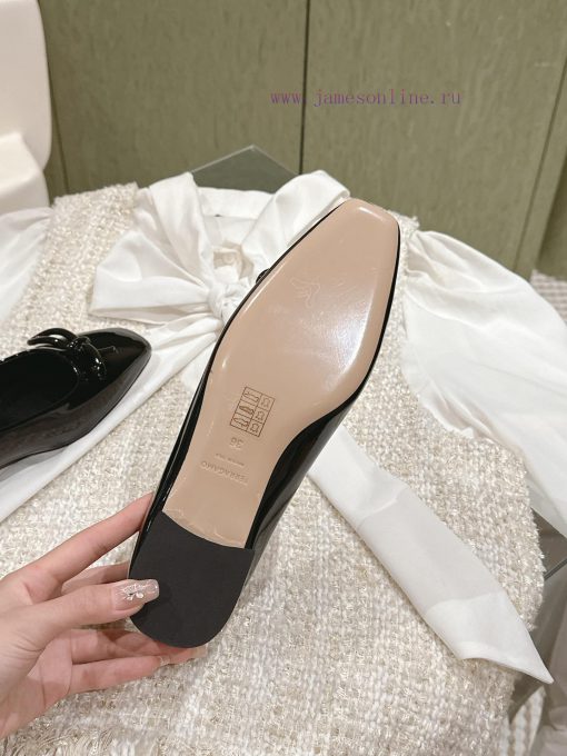 | ²⁰²4 𝐬𝐬  🤍🤎Ferragam"Ferragamo Spring/Summer Collection's new product features a square bt2dsw2j3 - Image 7