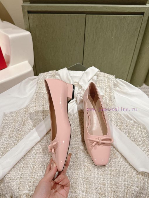 | ²⁰²4 𝐬𝐬  🤍🤎Ferragam"Ferragamo Spring/Summer Collection's new product features a square b10vkvikx - Image 3
