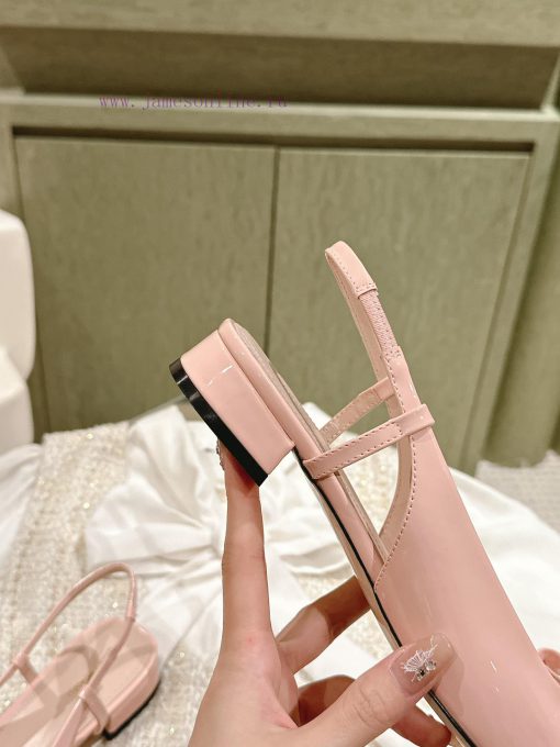 | ²⁰²4 𝐬𝐬  🤍🤎Ferragam"Ferragamo Spring/Summer Collection's new product features a square bpflmkfca - Image 5
