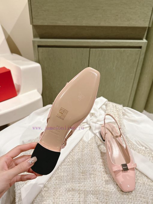 | ²⁰²4 𝐬𝐬  🤍🤎Ferragam"Ferragamo Spring/Summer Collection's new product features a square bpflmkfca - Image 7