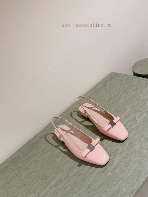 | ²⁰²4 𝐬𝐬  🤍🤎Ferragam"Ferragamo Spring/Summer Collection's new product features a square bpflmkfca - Image 8