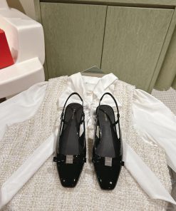 | ²⁰²4 𝐬𝐬  🤍🤎Ferragam"Ferragamo Spring/Summer Collection's new product features a square bo2lycsevv