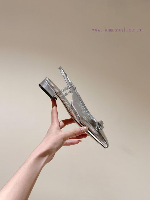 | ²⁰²4 𝐬𝐬  🤍🤎Ferragam"Ferragamo Spring/Summer Collection's new product features a square bs3sz673x - Image 9
