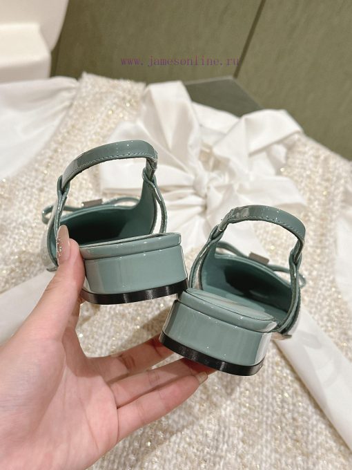 | ²⁰²4 𝐬𝐬  🤍🤎Ferragam"Ferragamo Spring/Summer Collection's new product features a square b2wz0vuc1 - Image 7