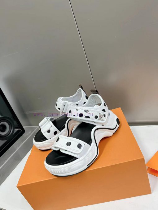 Top tierLouis Vuitton Lv ARCHLIGHT 2024 Spring/Summer Sandals, I love them. They look taller0u6ms3pt