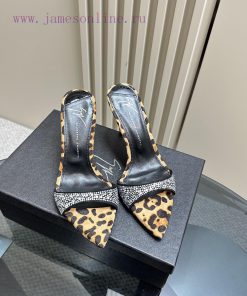 Giuseppe Zanott * sandals are crafted from satin fabric and adorned with Swarovski crystals,274pneiy