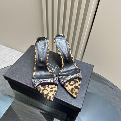 Giuseppe Zanott * sandals are crafted from satin fabric and adorned with Swarovski crystals,274pneiy - Image 2