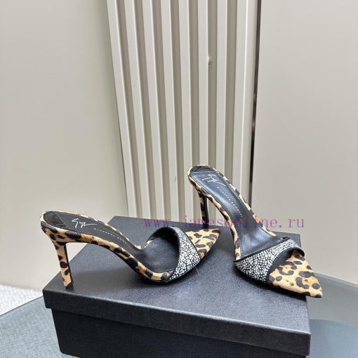 Giuseppe Zanott * sandals are crafted from satin fabric and adorned with Swarovski crystals,274pneiy - Image 6