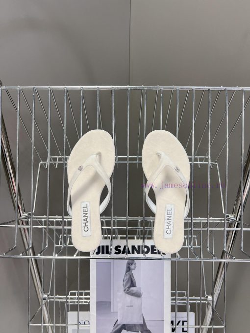 CHANEL | Chanel 24c Spring/Summer New Product Double C Flip flopsThe blockbuster has been imt3wpi5y9 - Image 7