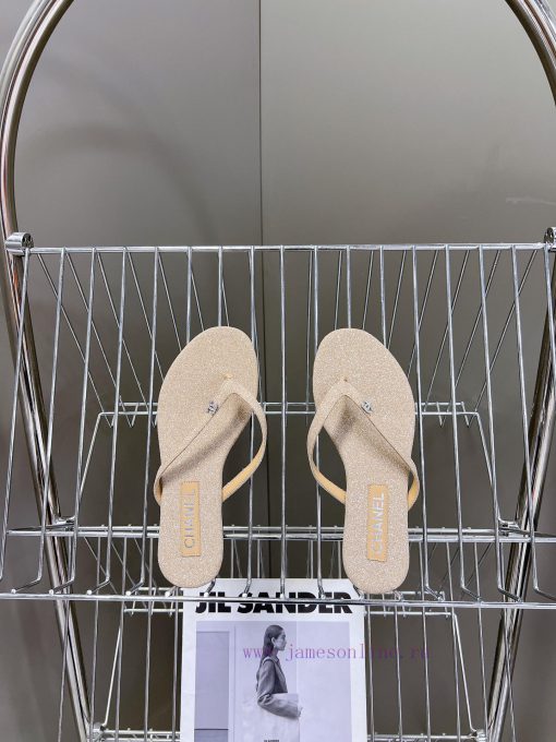 CHANEL | Chanel 24c Spring/Summer New Product Double C Flip flopsThe blockbuster has been im3irfh0jy - Image 7