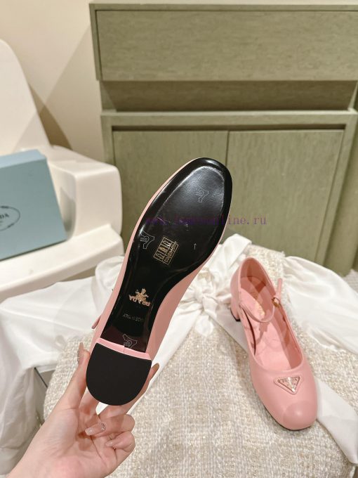 | ²⁰²4 𝐬𝐬  🤍🤎Prada's new spring and summer collection of stunning Mary Jane shoes is so surj4lbbsnc - Image 7