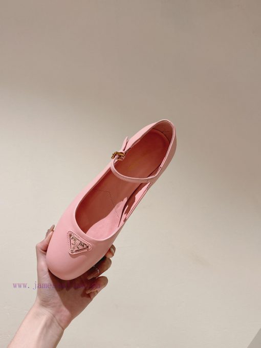 | ²⁰²4 𝐬𝐬  🤍🤎Prada's new spring and summer collection of stunning Mary Jane shoes is so surj4lbbsnc - Image 10