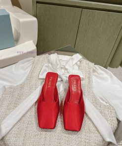 | ²⁰²4 𝐬𝐬  🤍🤎Prada's new spring and summer stunning slippers are so surprising this season.q9k0q8ie