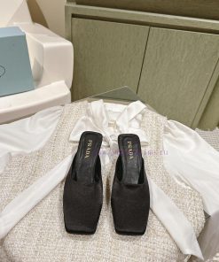 | ²⁰²4 𝐬𝐬  🤍🤎Prada's new spring and summer stunning slippers are so surprising this season.9894on7z