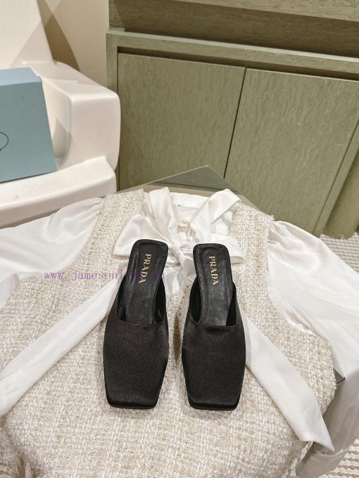 | ²⁰²4 𝐬𝐬  🤍🤎Prada's new spring and summer stunning slippers are so surprising this season.9894on7z - Image 2