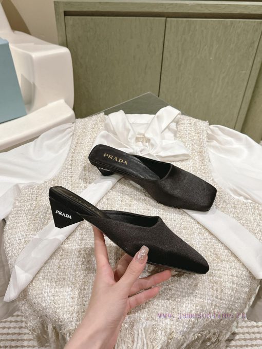 | ²⁰²4 𝐬𝐬  🤍🤎Prada's new spring and summer stunning slippers are so surprising this season.9894on7z - Image 3