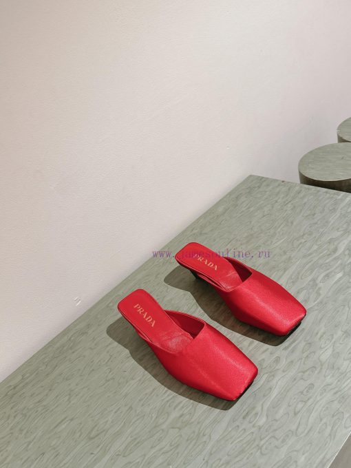 | ²⁰²4 𝐬𝐬  🤍🤎Prada's new spring and summer stunning slippers are so surprising this season.q9k0q8ie - Image 8