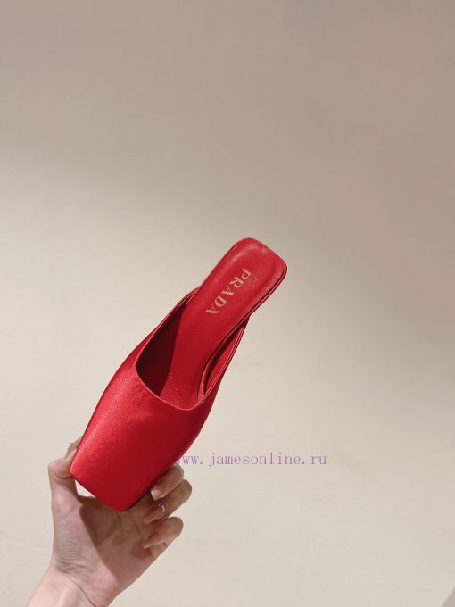 | ²⁰²4 𝐬𝐬  🤍🤎Prada's new spring and summer stunning slippers are so surprising this season.q9k0q8ie - Image 10