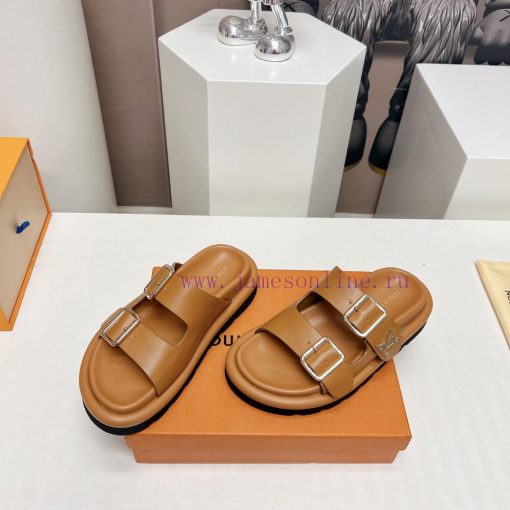 Top tierL * V Donkey 2024vs Summer Latest Wang Fried Sandals SeriesCouple belt buckle cooler37qeczyq - Image 4