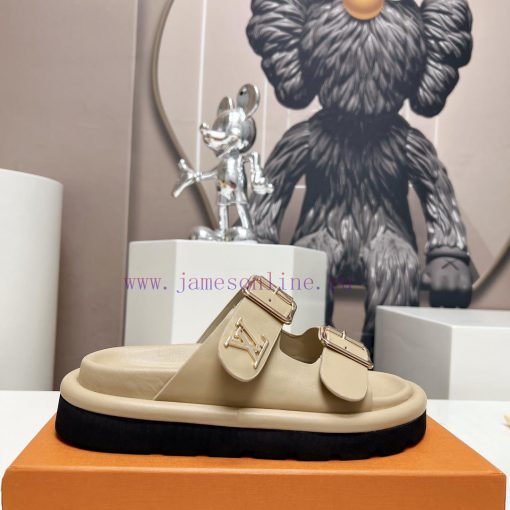 Top tierL * V Donkey 2024vs Summer Latest Wang Fried Sandals SeriesCouple belt buckle coolerw64wtwvj - Image 6