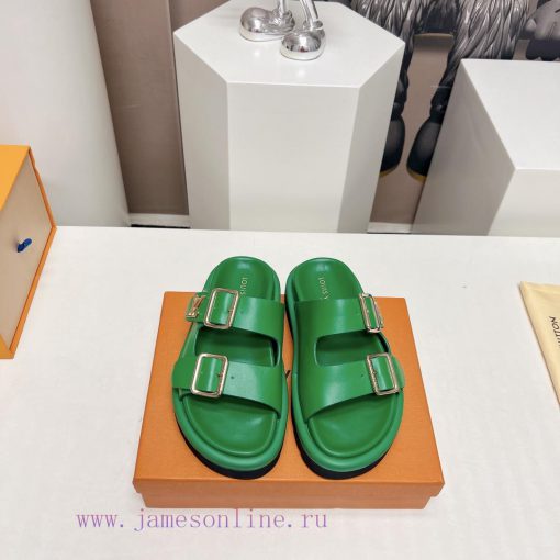 Top tierL * V Donkey 2024vs Summer Latest Wang Fried Sandals SeriesCouple belt buckle coolert9j8f2al