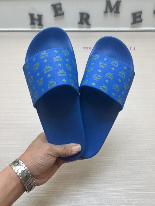 MCM's latest popular fashion slippers, with original 11 mold opening on the official website2xbgvrh6 - Image 3