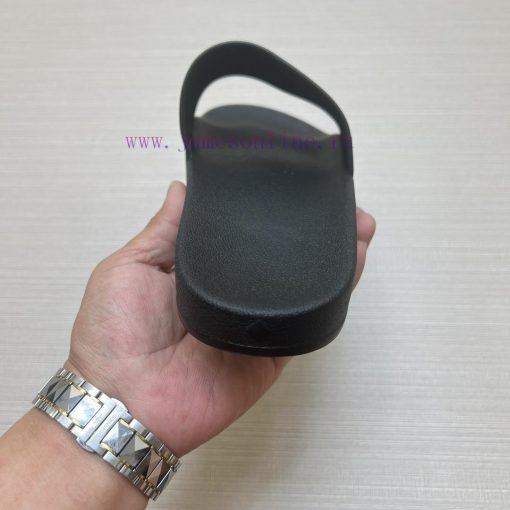 MCM's latest popular fashion slippers, with original 11 mold opening on the official websitelgcc3kuv - Image 8