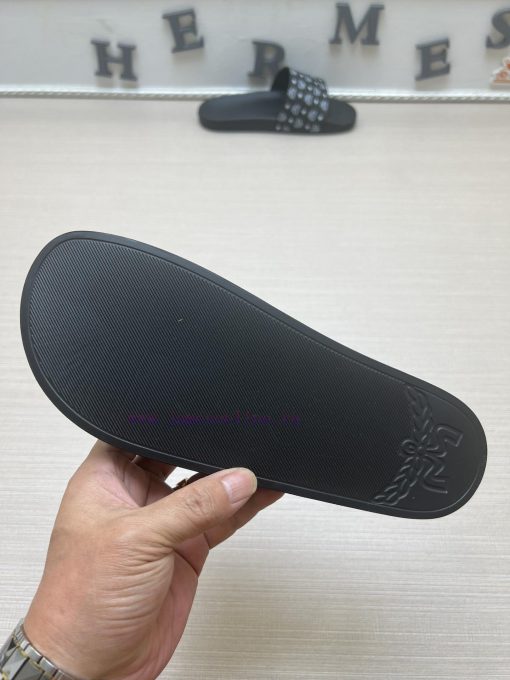 MCM's latest popular fashion slippers, with original 11 mold opening on the official websitelgcc3kuv - Image 10