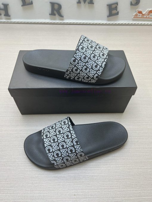 MCM's latest popular fashion slippers, with original 11 mold opening on the official website1jz1at5f - Image 5