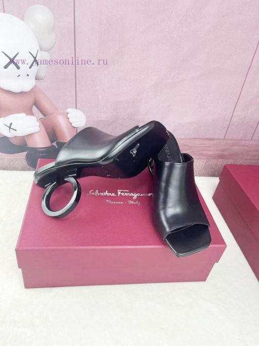 FERRAGAMO24Ss officially adopts the brand new Pantone Red color scheme as its iconic color t0v953qog - Image 8