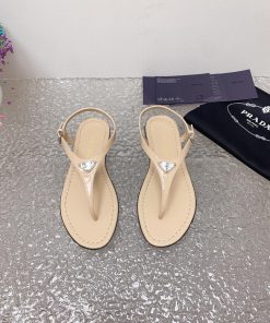 24 Summer New CollectionPrada flip flops and sandals◾ Fabric patent leather◾ Foot pads made khfa19kj